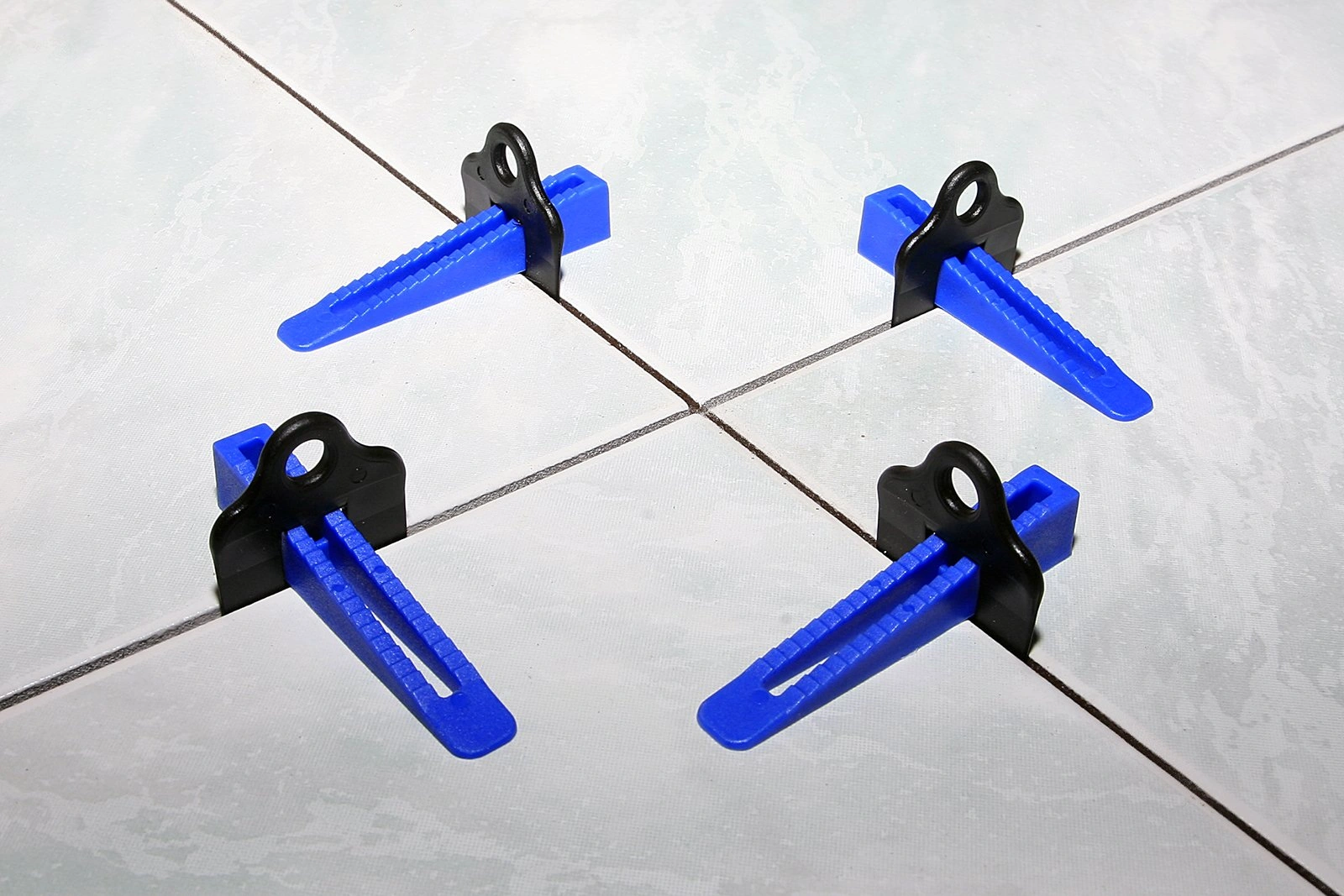 1.5 mm skava flīžu izlīdzināšanai 3-16 mm biezumā, 100 gab.